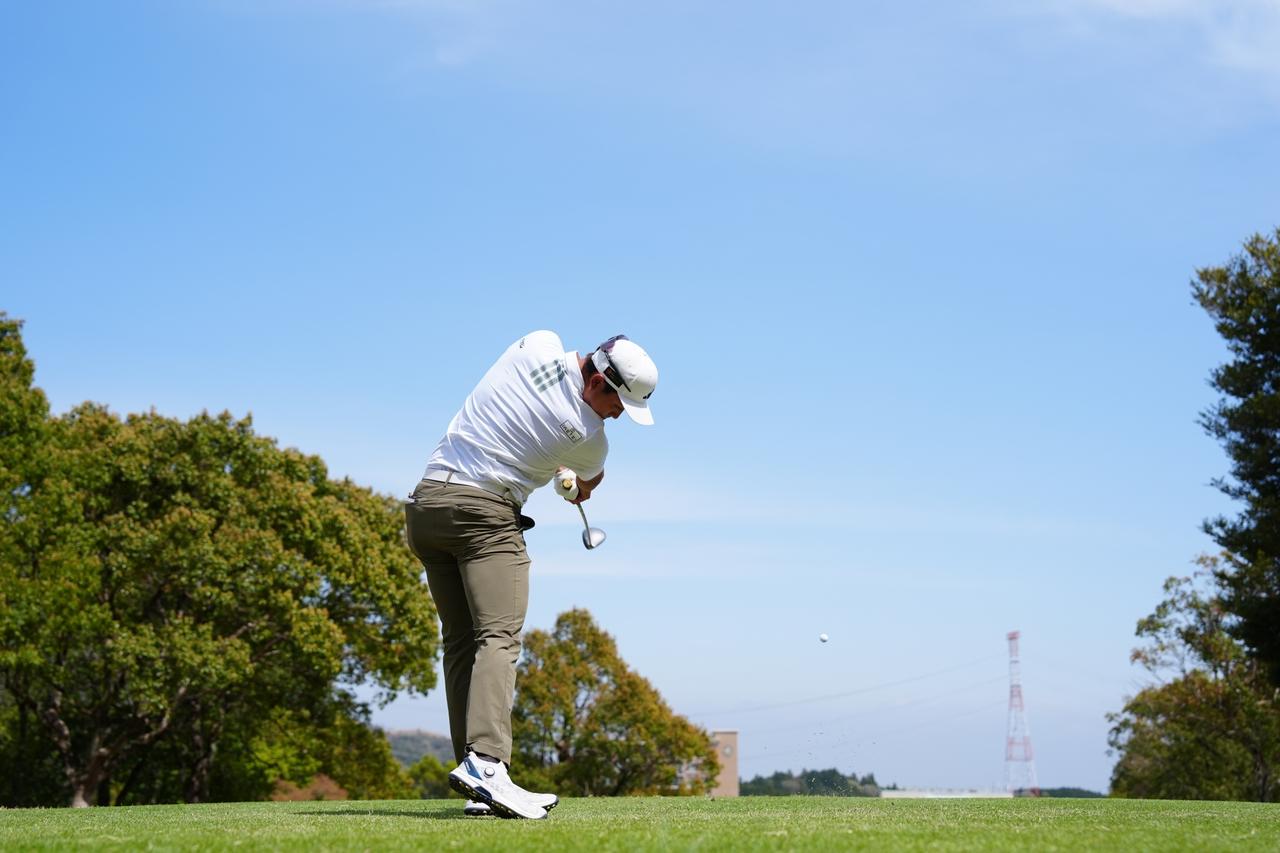 画像 : 8番目の画像 - 吉田泰基のフェアウェイウッド後方連続写真（撮影/岡沢裕行） - みんなのゴルフダイジェスト