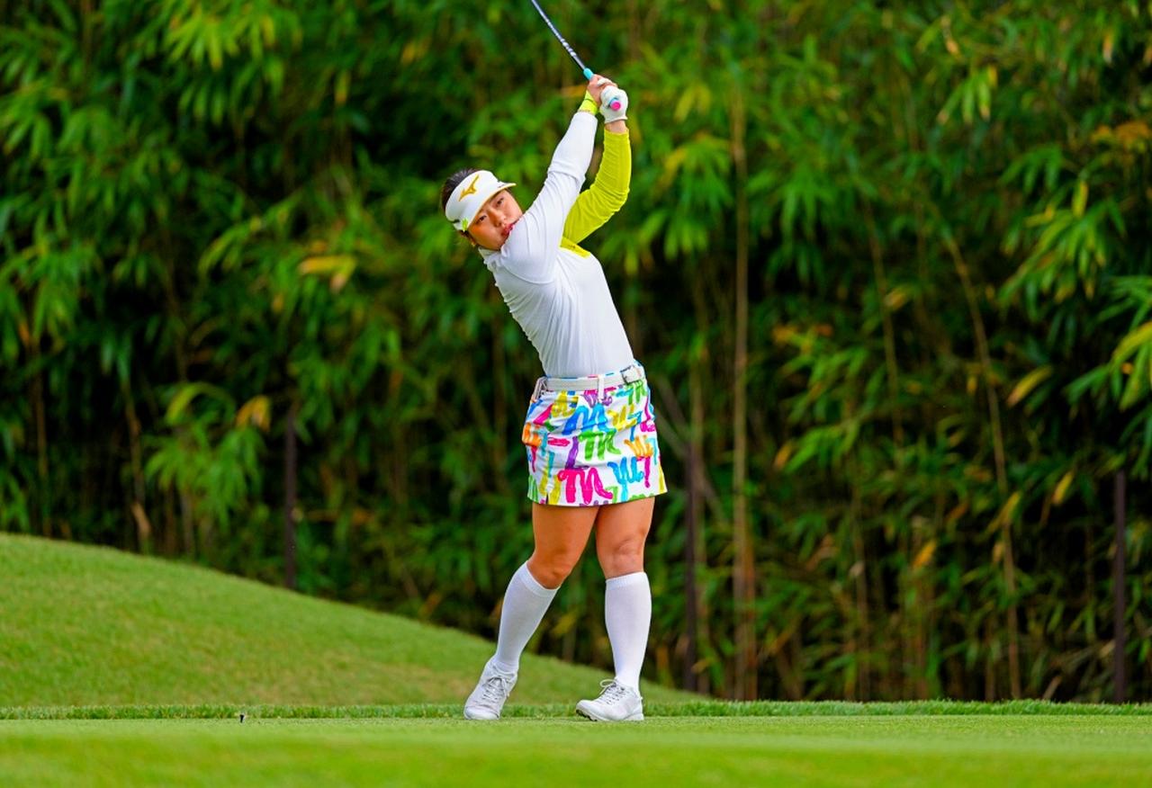 画像 : 11番目の画像 - 【写真を見る】24歳仲村果乃のドライバーショット連続写真（撮影/姉崎正） - みんなのゴルフダイジェスト