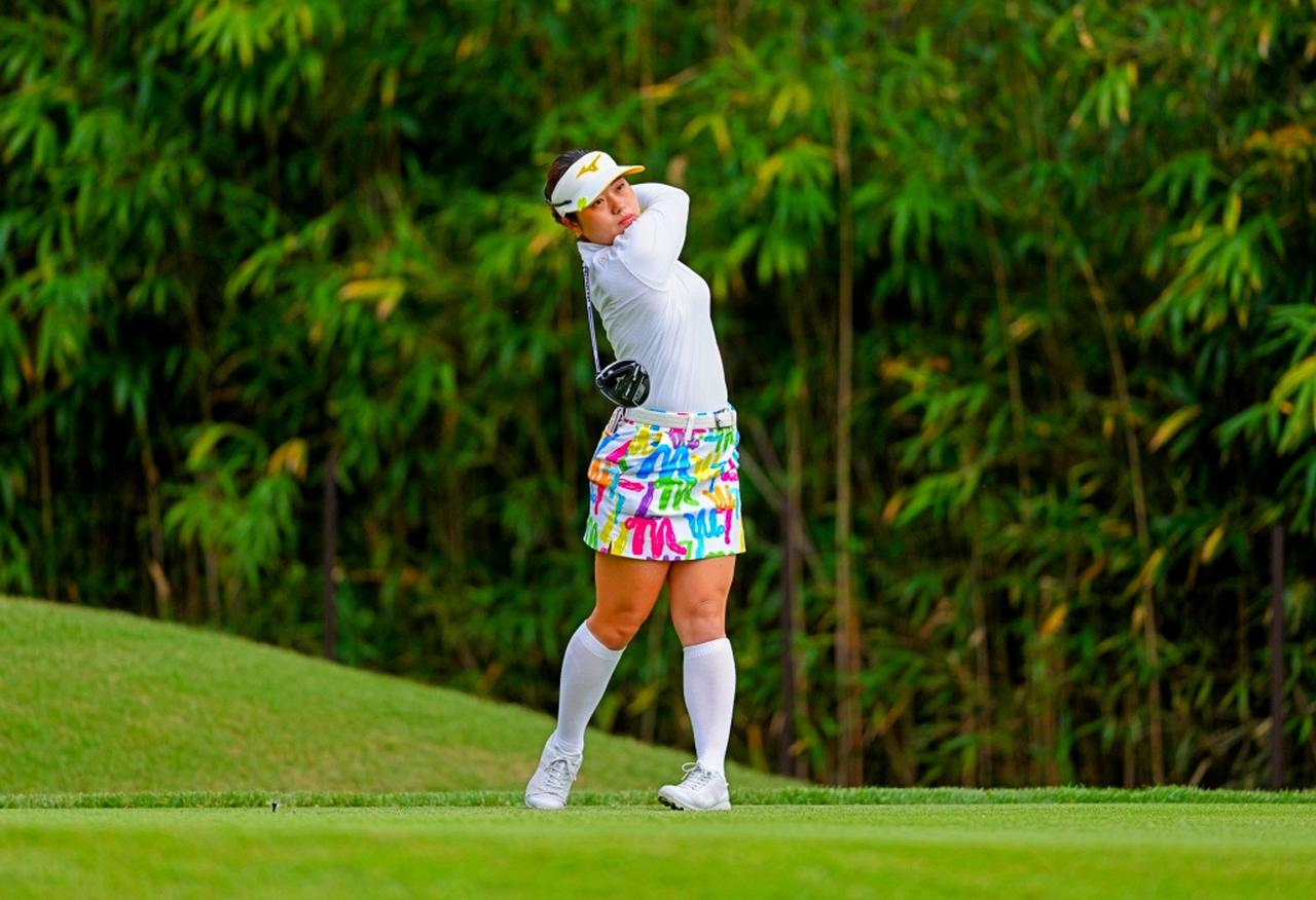 画像 : 12番目の画像 - 【写真を見る】24歳仲村果乃のドライバーショット連続写真（撮影/姉崎正） - みんなのゴルフダイジェスト
