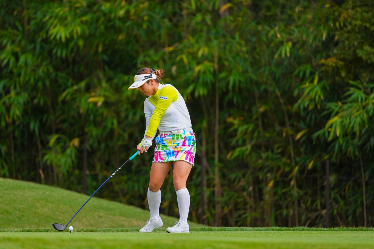 画像 : 11番目の画像 - 仲村果乃　ドライバー斜め正面連続写真 - みんなのゴルフダイジェスト