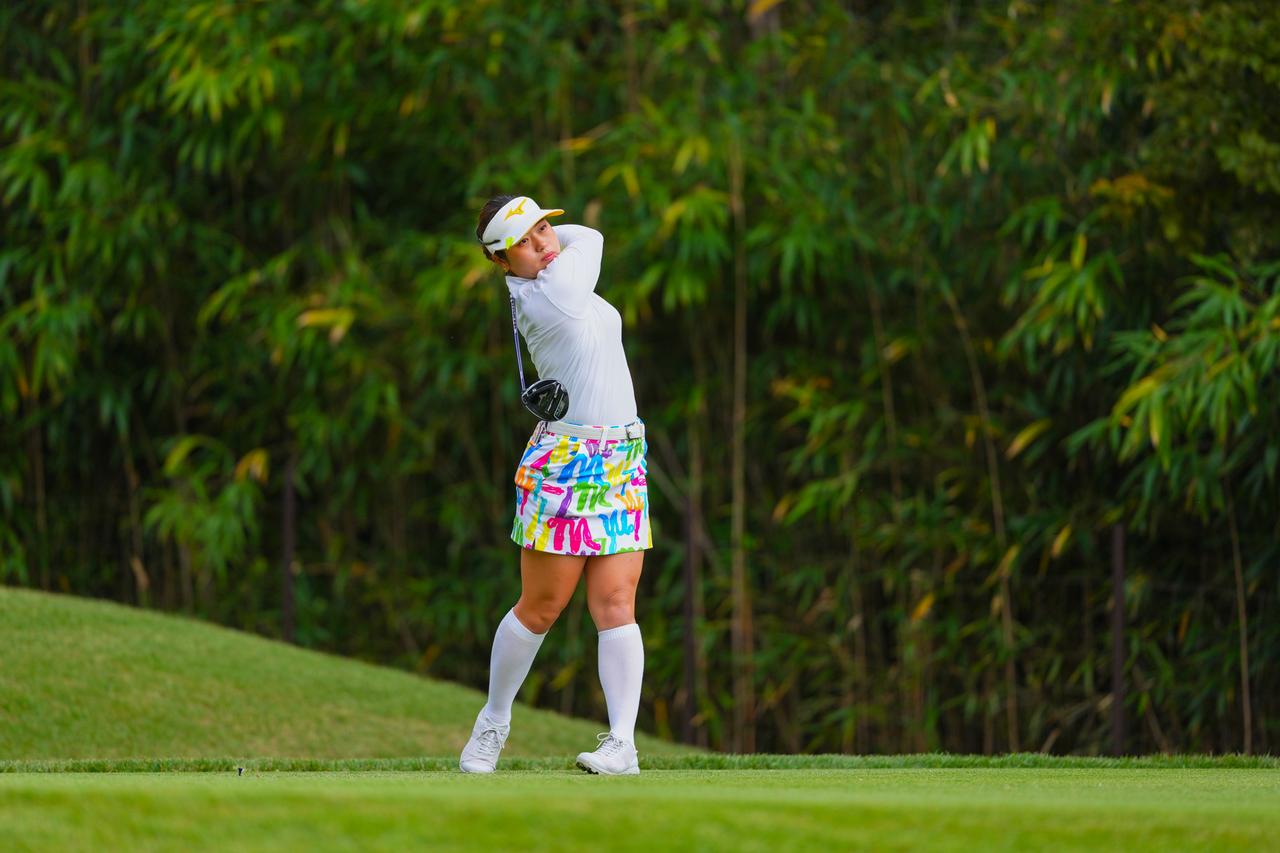 画像 : 18番目の画像 - 仲村果乃　ドライバー斜め正面連続写真 - みんなのゴルフダイジェスト