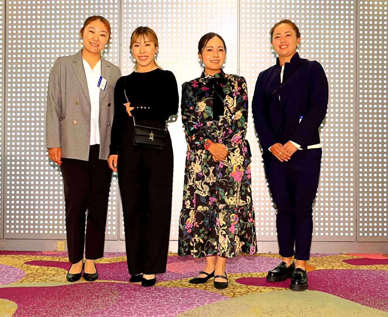 画像 : 藤田幸希、木村彩子、青木瀬令奈、山城奈々