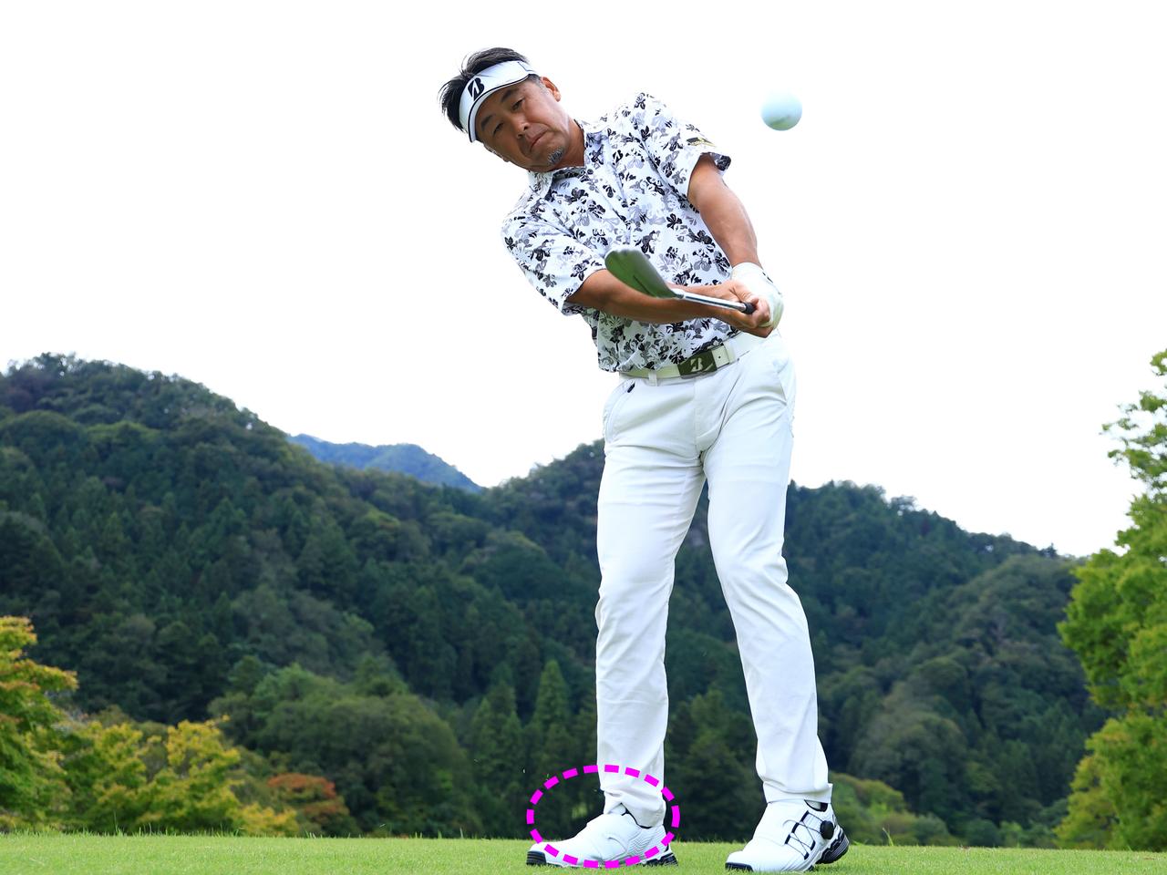 画像: フェースにボールが乗る感覚を付けアッパーを覚えよう