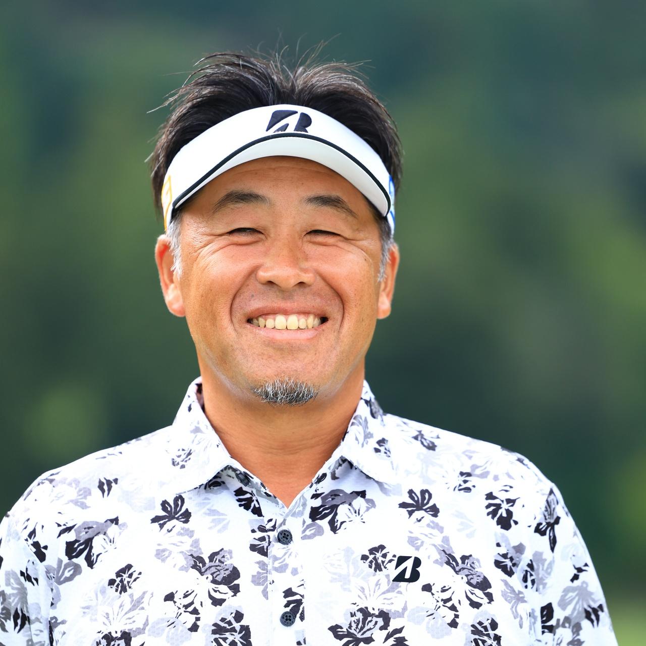 画像1: 「右手ゼロ」が飛ばしの秘訣! 岩本高志が50歳で開眼した“飛んで曲がらない”スウィングの秘密