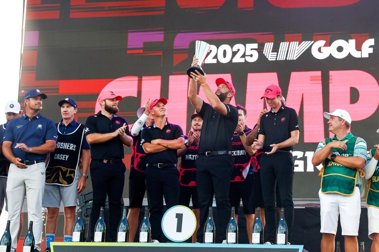 画像: ジョン・ラーム率いるチーム「リージョンXIII」の勝利で幕を閉じたLIVゴルフ2025年シーズン。2026年シーズンでは従来の3日間54ホールから4日間72ホール形式へ変更される(写真/Getty Images)