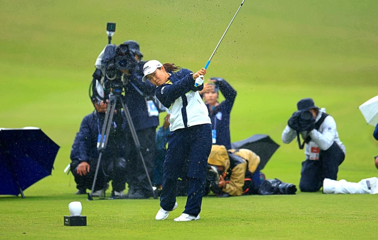 画像 : 11番目の画像 - 【写真見る】水しぶきを上げる畑岡奈紗のアイアンショット連続写真（撮影/大澤進二） - みんなのゴルフダイジェスト