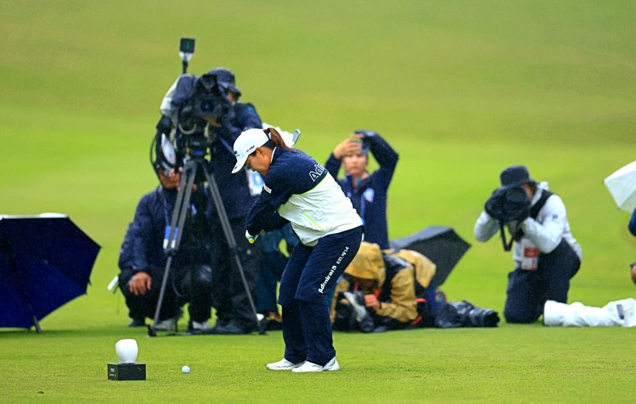 画像 : 5番目の画像 - 【写真見る】水しぶきを上げる畑岡奈紗のアイアンショット連続写真（撮影/大澤進二） - みんなのゴルフダイジェスト