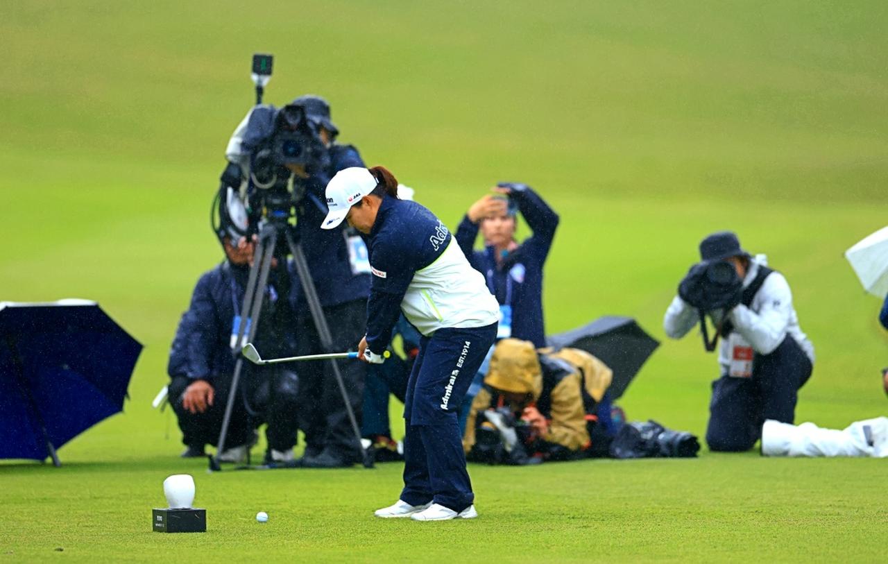 画像 : 2番目の画像 - 【写真見る】水しぶきを上げる畑岡奈紗のアイアンショット連続写真（撮影/大澤進二） - みんなのゴルフダイジェスト