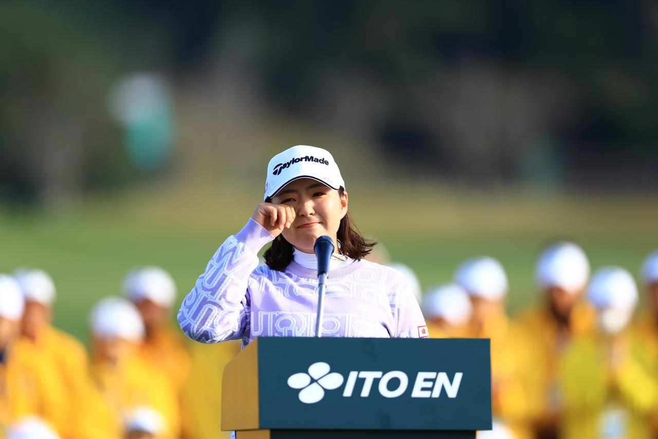 画像: 表彰式で涙する山内日菜子（撮影／大澤進二）