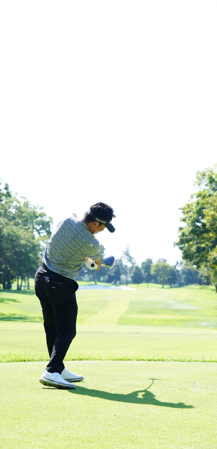 画像 : 5番目の画像 - シャフトを“使って”昔のドローが戻ってきた！（田中秀道プロ：ドライバースウィング後方） - みんなのゴルフダイジェスト