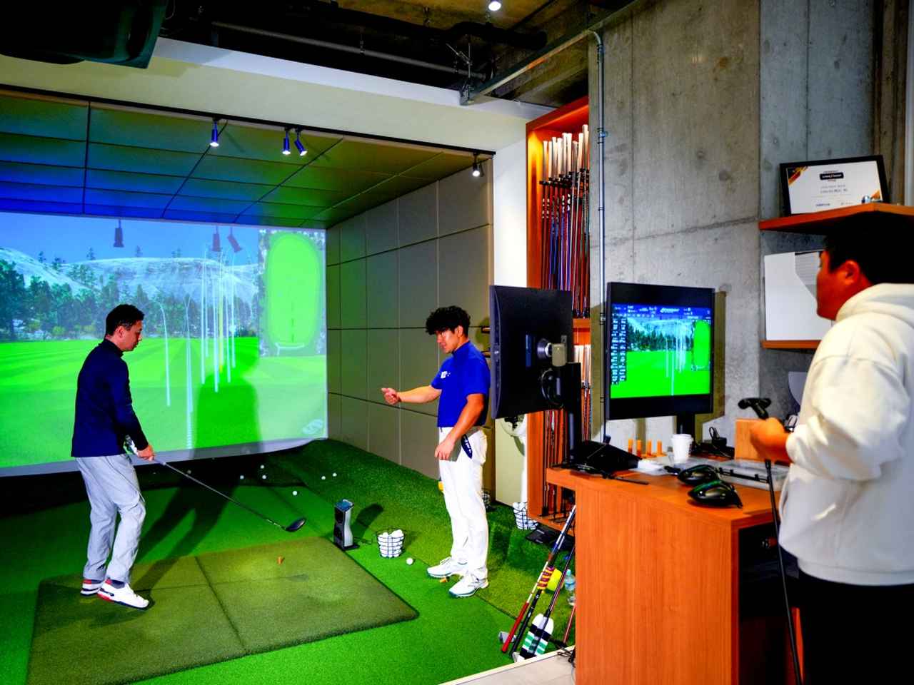 画像: 最適なヘッドを選び、スペックを調整しながら「振りやすさ、飛距離、安定性、再現性を高めていく」フィッティング