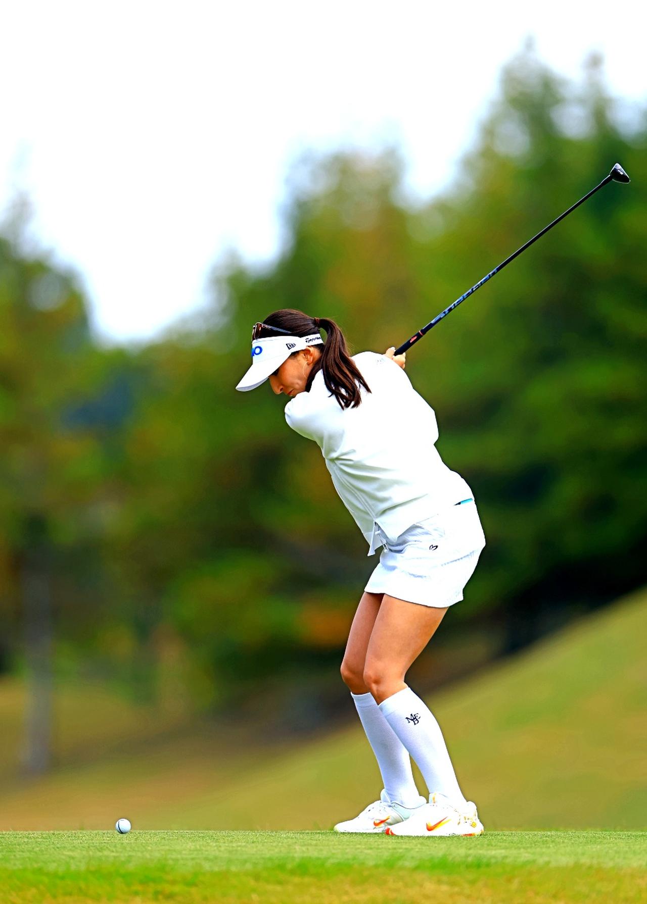 画像 : 6番目の画像 - 【写真を見る】脇元華のUTショット連続写真（撮影/大澤進二） - みんなのゴルフダイジェスト