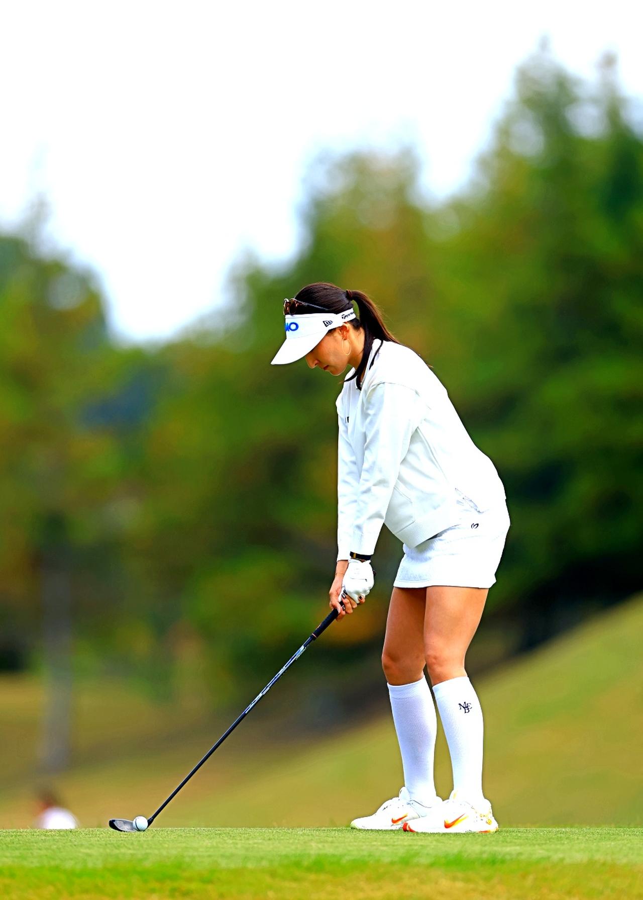 画像 : 1番目の画像 - 【写真を見る】脇元華のUTショット連続写真（撮影/大澤進二） - みんなのゴルフダイジェスト