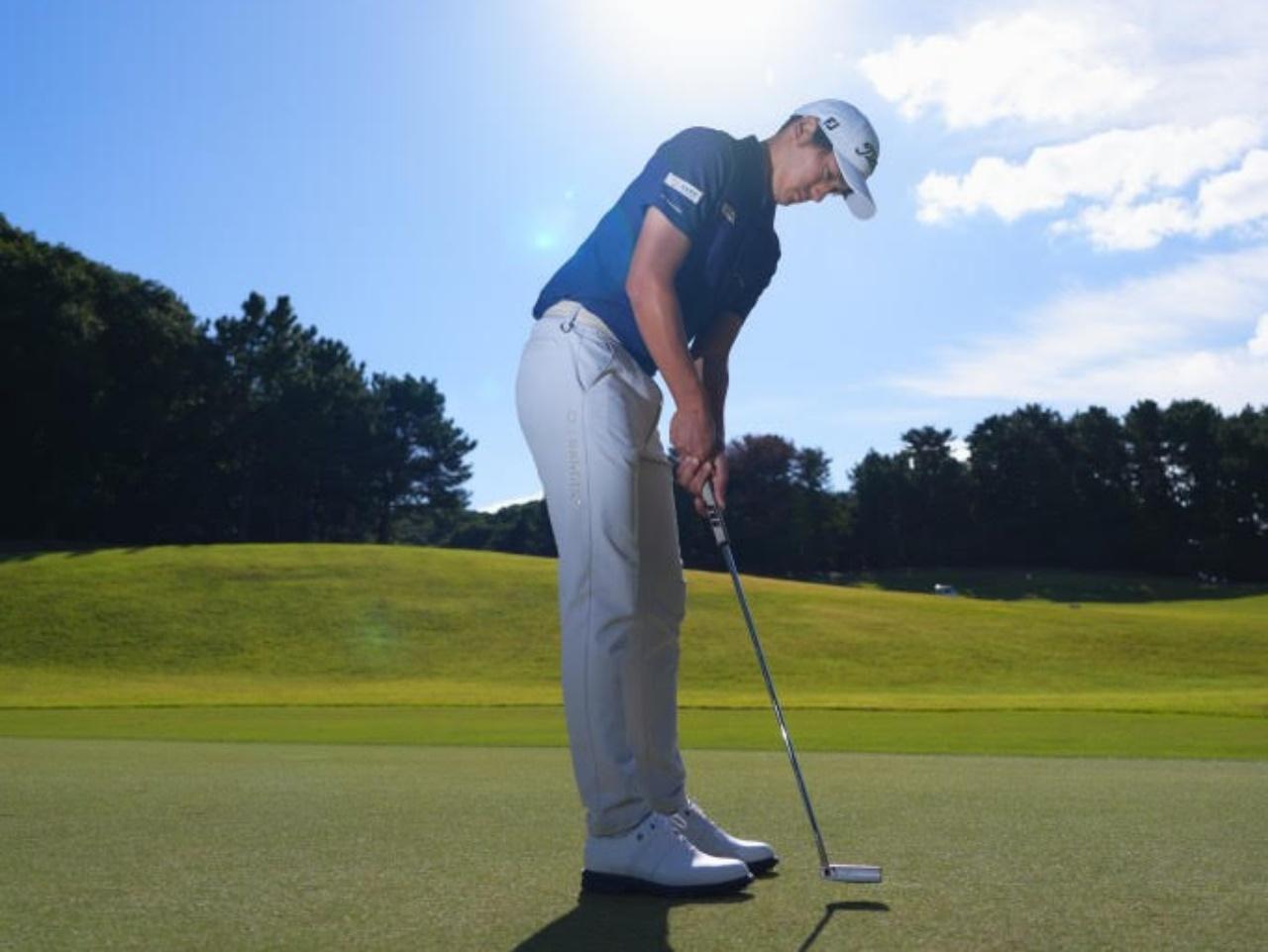 画像: パッティングは左打ち