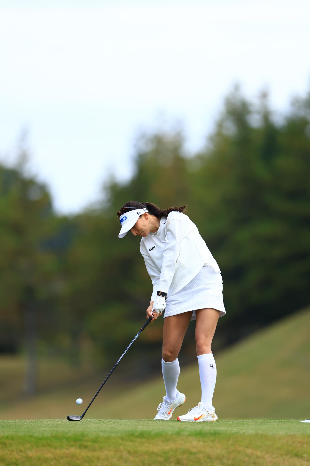 画像 : 8番目の画像 - 脇元華　ユーティリティ斜め正面連続写真 - みんなのゴルフダイジェスト