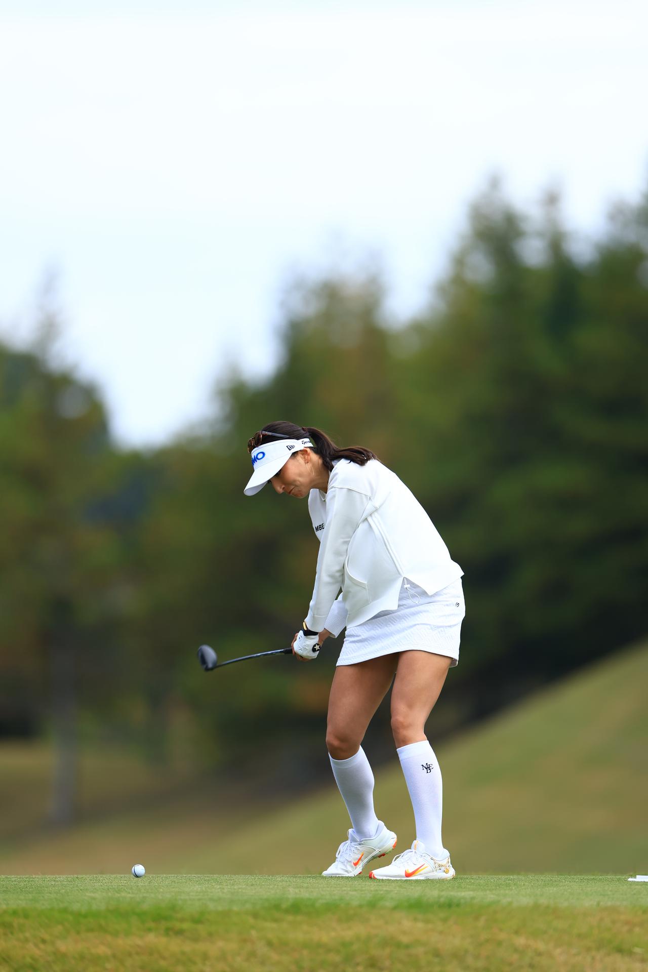 画像 : 7番目の画像 - 脇元華　ユーティリティ斜め正面連続写真 - みんなのゴルフダイジェスト