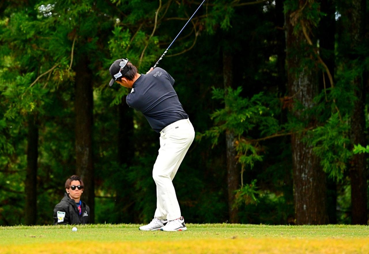 画像 : 4番目の画像 - 【写真を見る】金子駆大のUTショット連続写真（撮影/有原裕晶） - みんなのゴルフダイジェスト