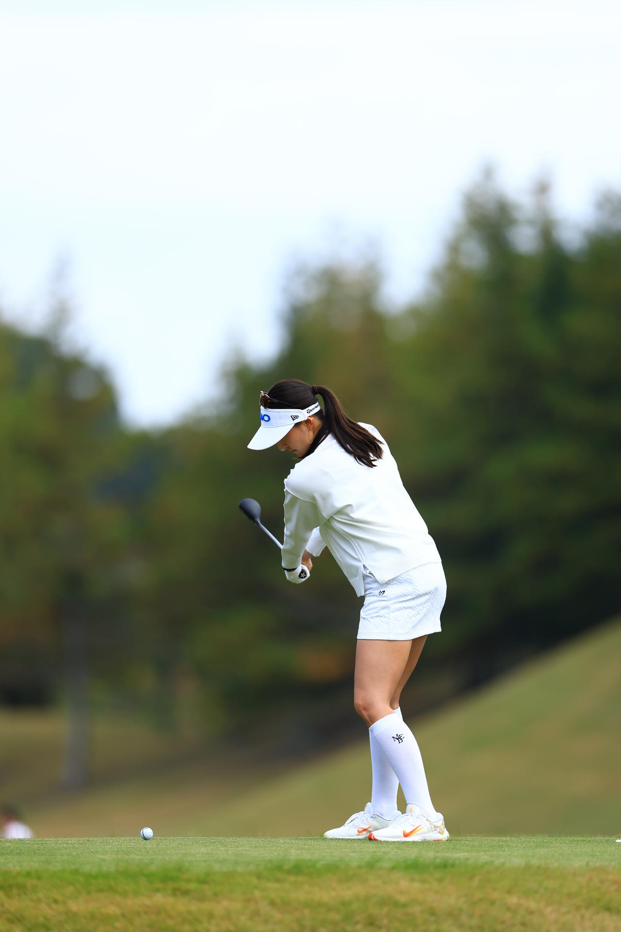 画像 : 3番目の画像 - 脇元華　ユーティリティ斜め正面連続写真 - みんなのゴルフダイジェスト