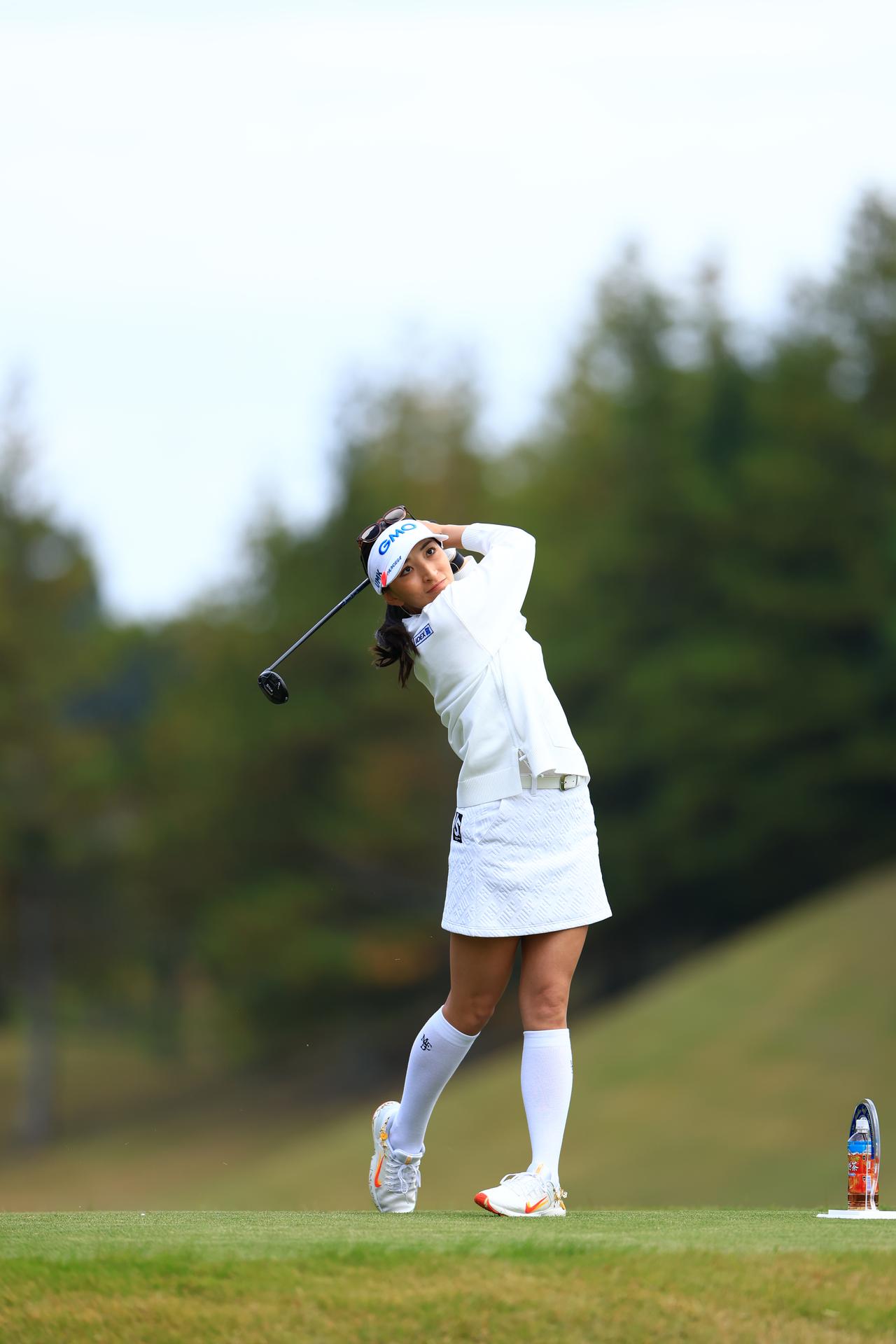 画像 : 13番目の画像 - 脇元華　ユーティリティ斜め正面連続写真 - みんなのゴルフダイジェスト