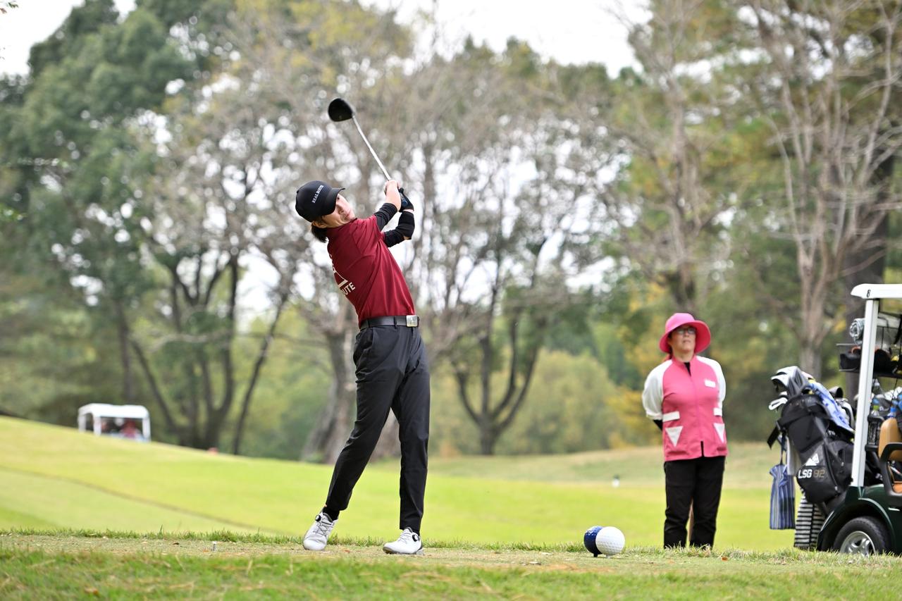 画像: 心からゴルフを楽しむ宮本晃輔さん。「昨年病気で倒れたとき、この会の仲間を見て“皆すごいな”と思って頑張ってます」
