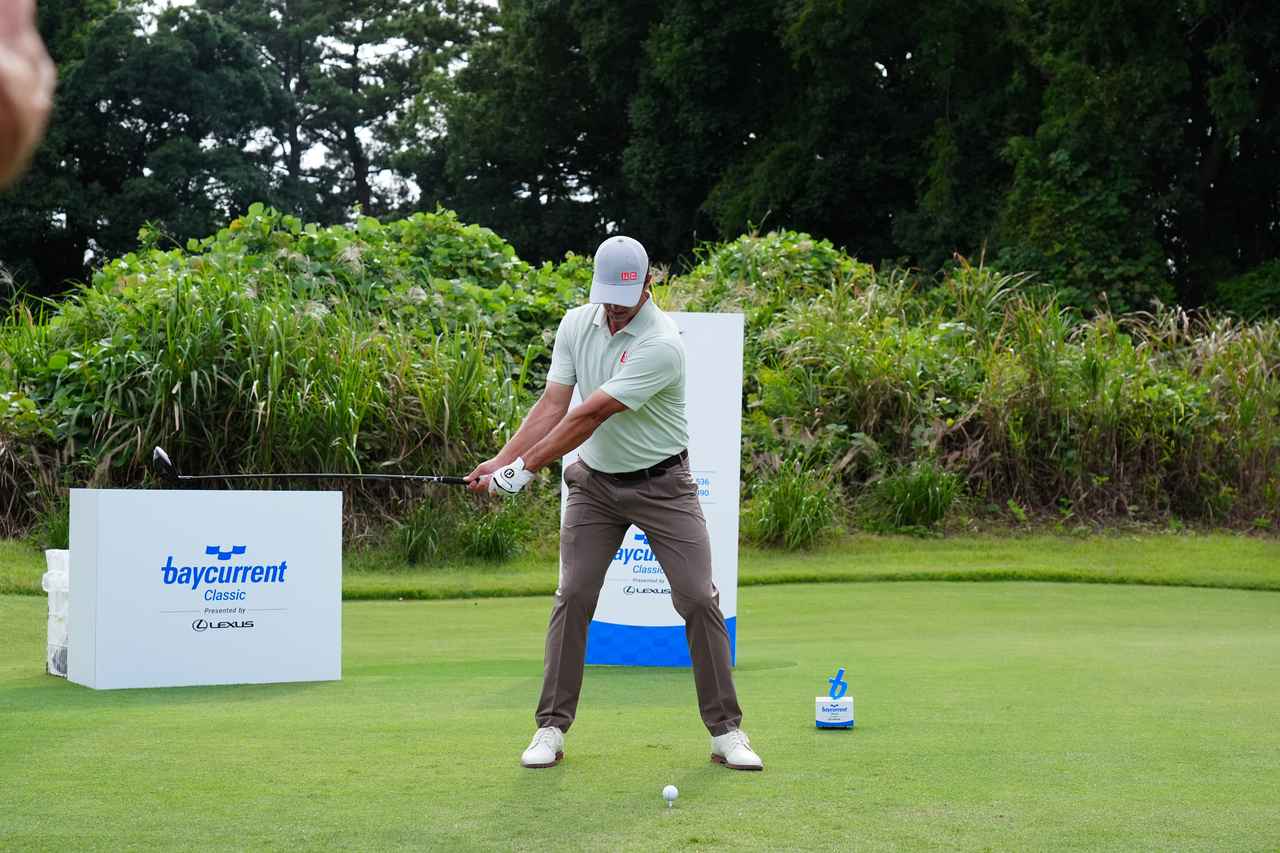 画像 : 2番目の画像 - アダム・スコットのドライバー正面連続写真（写真／岡沢裕行） - みんなのゴルフダイジェスト