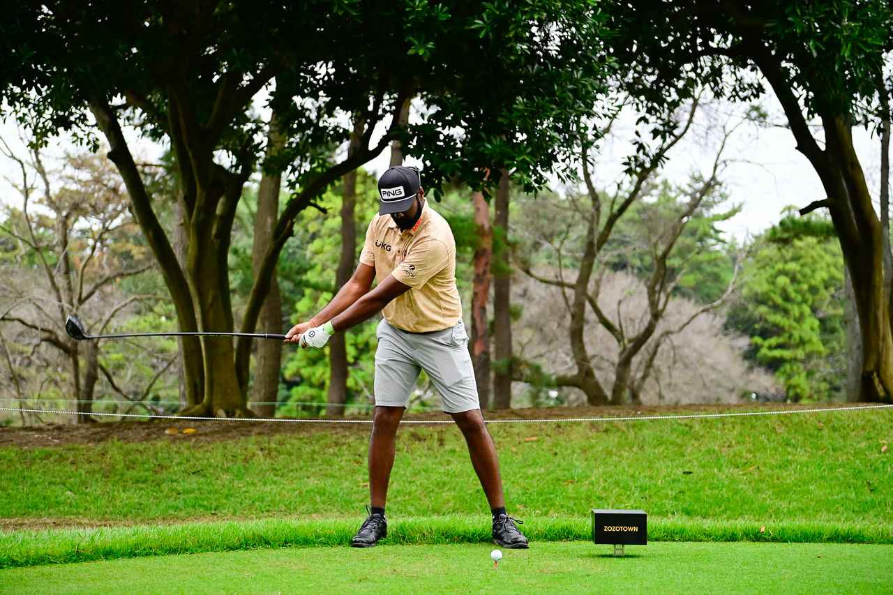 画像 : 2番目の画像 - サヒス・ティーガラのドライバー正面連続写真（写真／有原裕晶） - みんなのゴルフダイジェスト