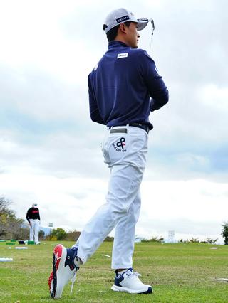 「軽くて 前に出る感じで 歩きやすい」今平周吾