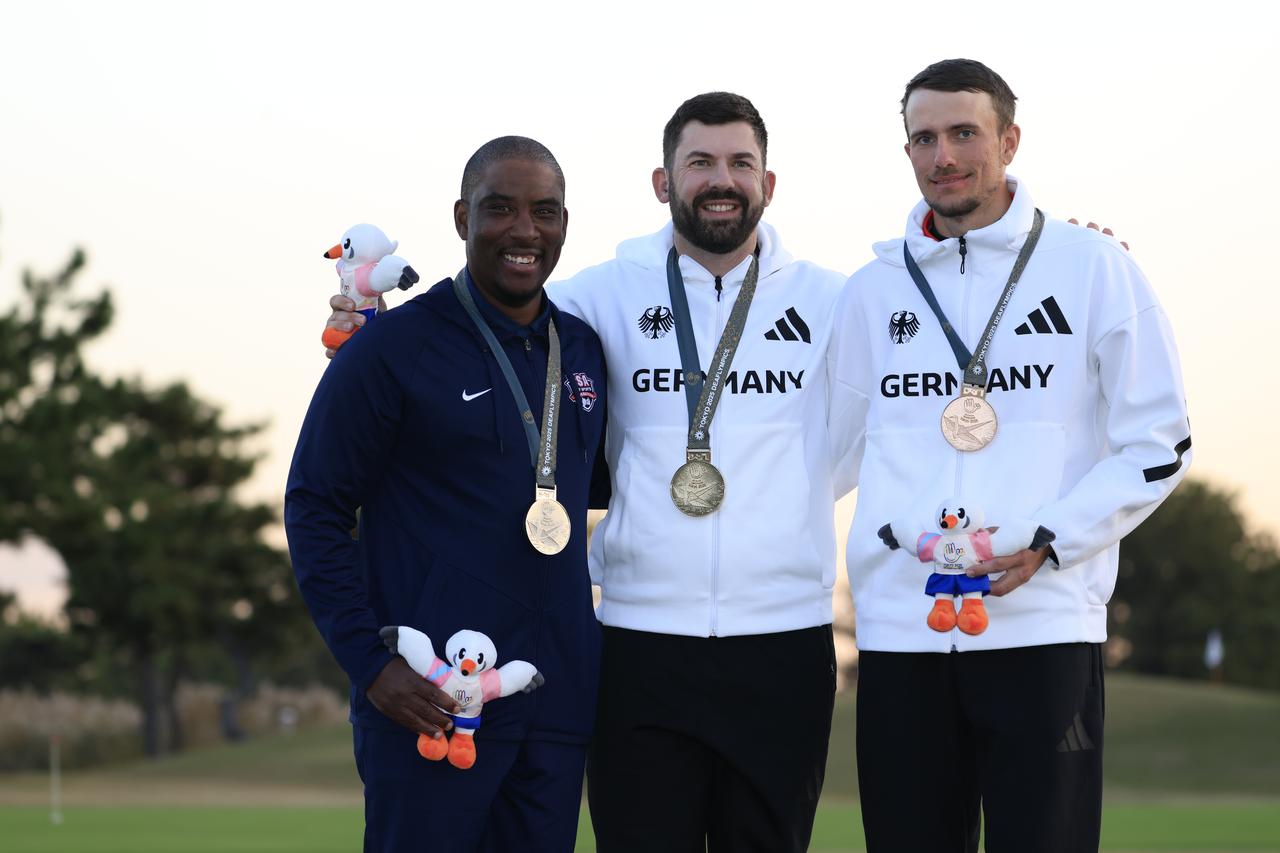 画像: 男子表彰台。金メダルはドイツのアレン・ジョン。銀はアメリカのケビン・ホール。銅はドイツのニコ・ガルダン