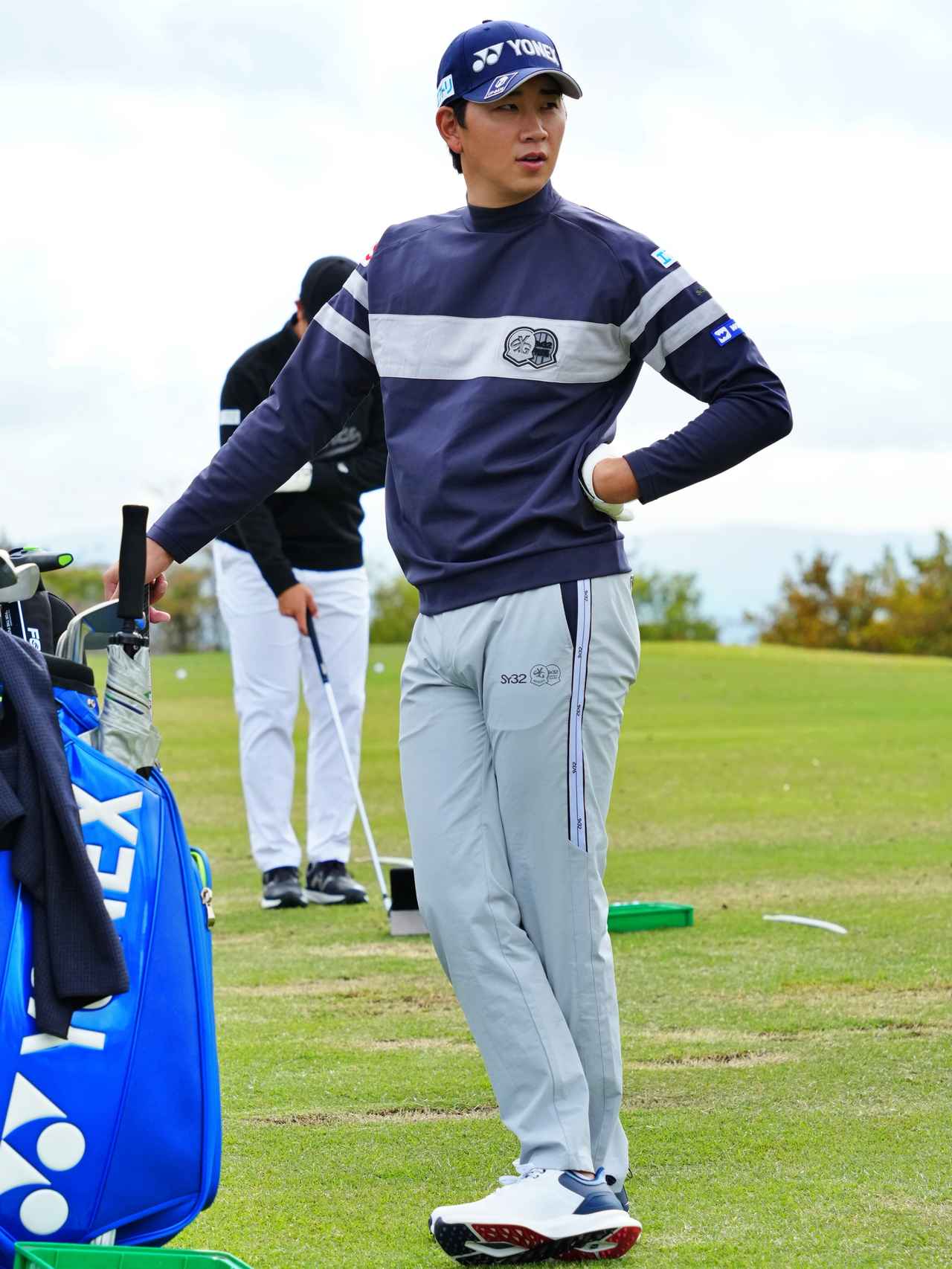 画像 : 「軽くて歩くのが楽。 グリップ力もある」鍋谷太一