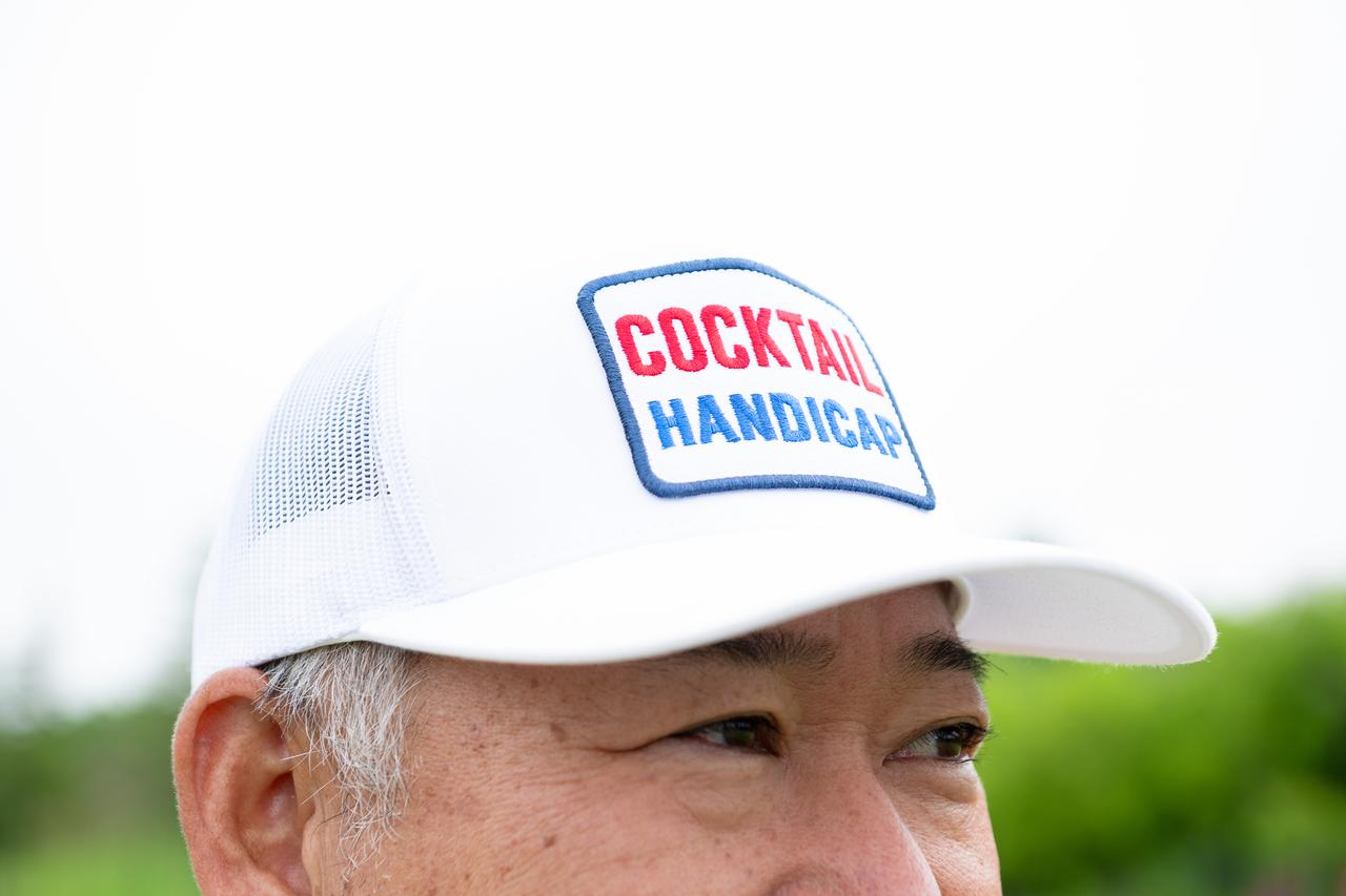 画像: 「COCKTAIL HANDICAP」のトリコロール刺繍が冴えるキャップ