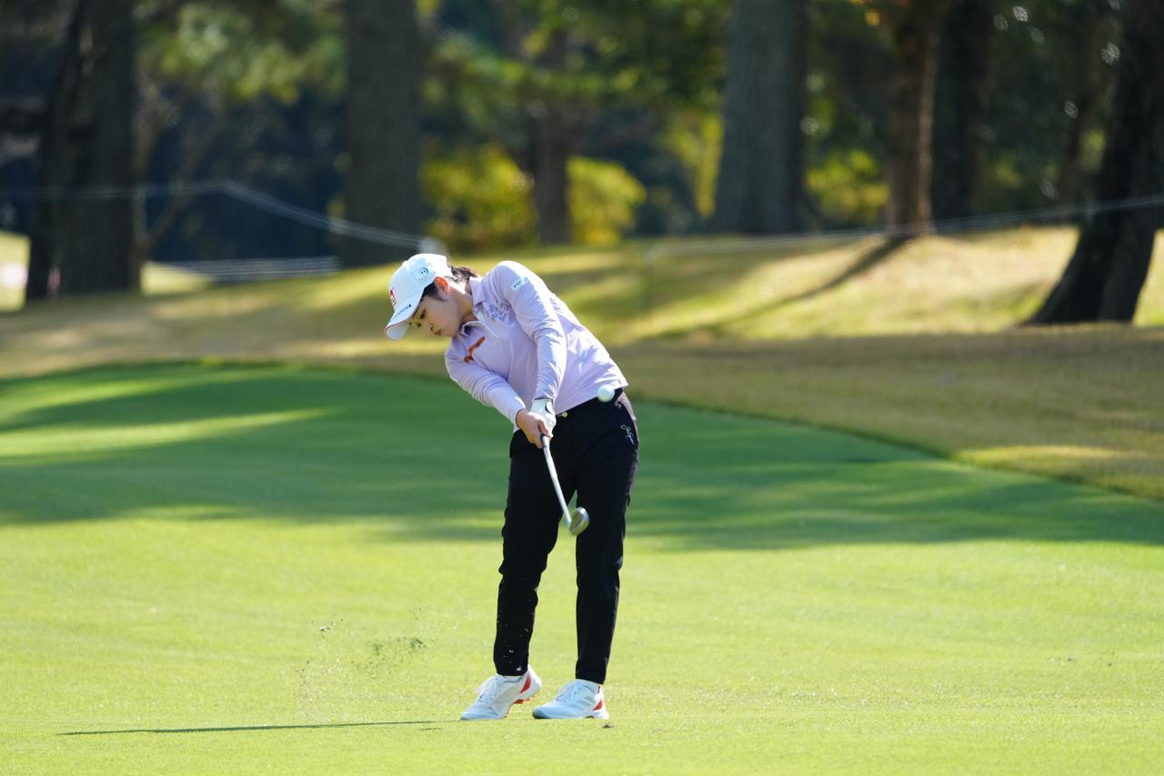 画像 : 13番目の画像 - ウー・チャイェン　アイアン斜め正面連続写真 - みんなのゴルフダイジェスト