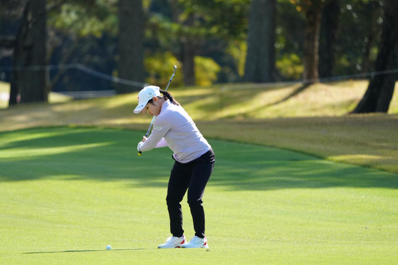 画像 : 10番目の画像 - ウー・チャイェン　アイアン斜め正面連続写真 - みんなのゴルフダイジェスト