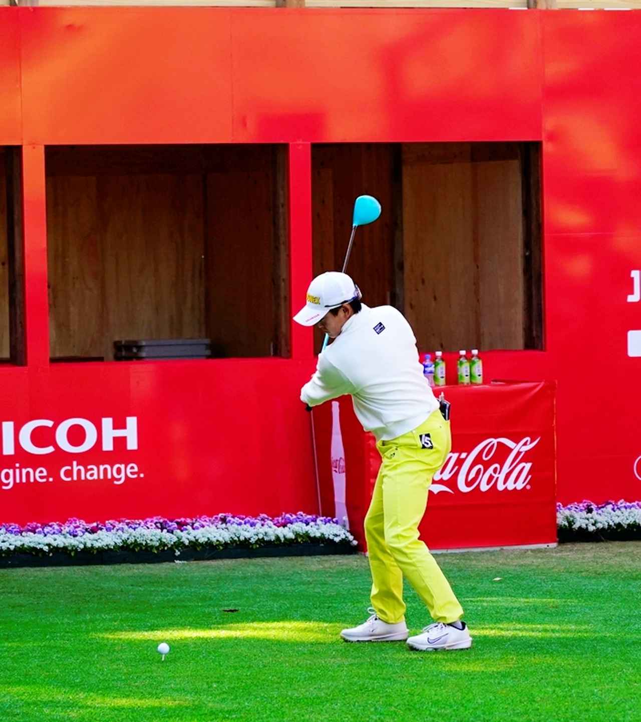 画像 : 4番目の画像 - 岩井明愛　斜め正面連続写真 - みんなのゴルフダイジェスト