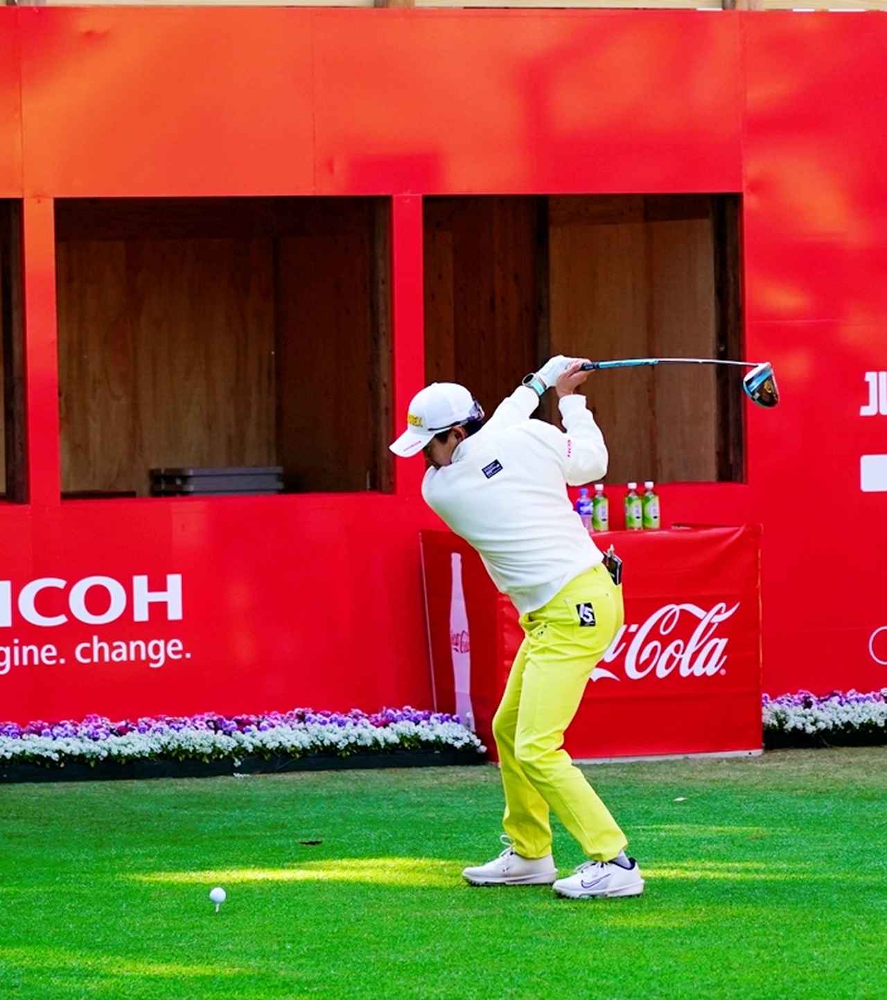 画像 : 7番目の画像 - 岩井明愛　斜め正面連続写真 - みんなのゴルフダイジェスト