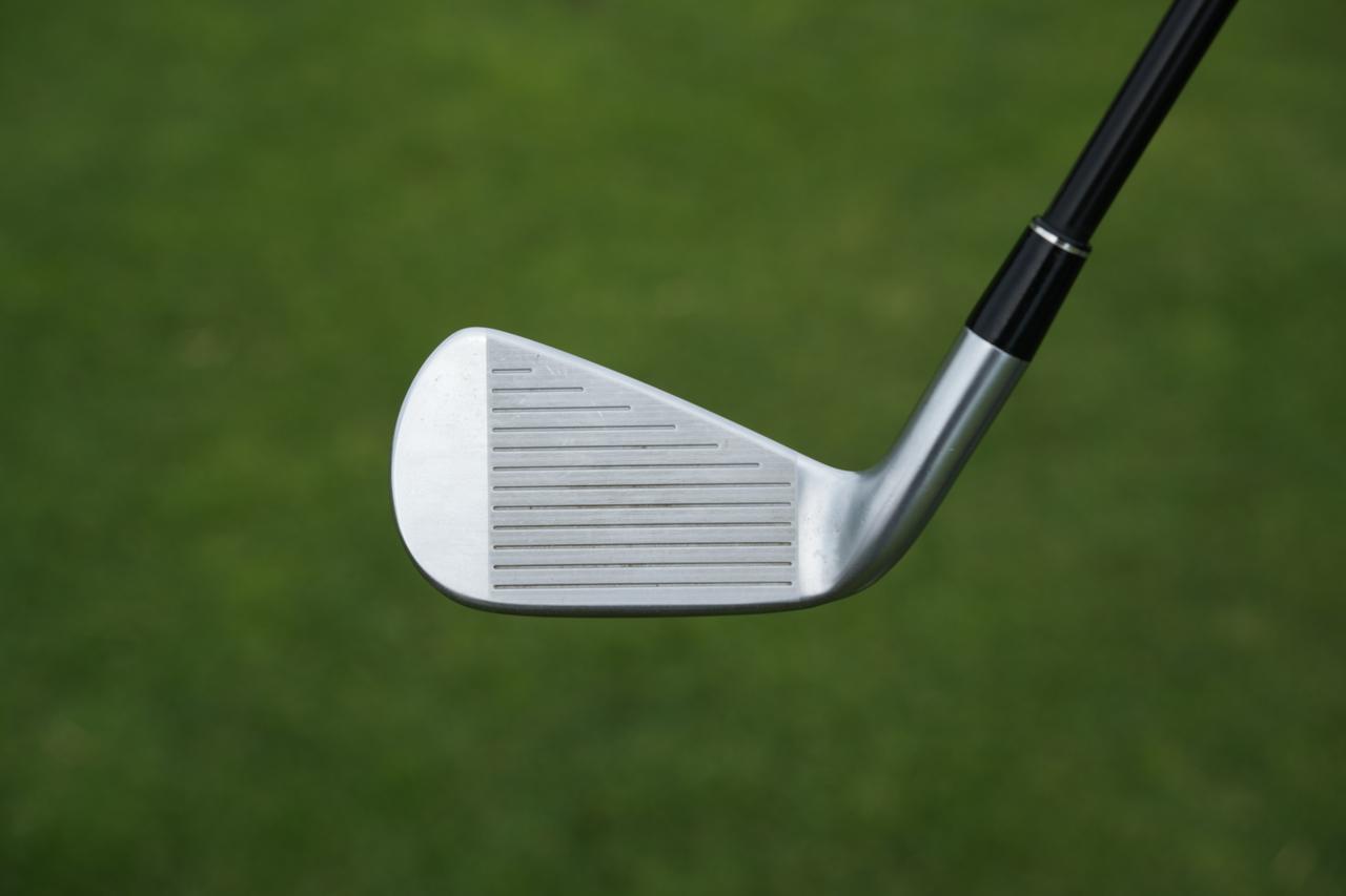 画像 : 2U/スリクソン ZXi U(18度)・N.S.プロモーダス³ HYBRID プロトタイプ(S)