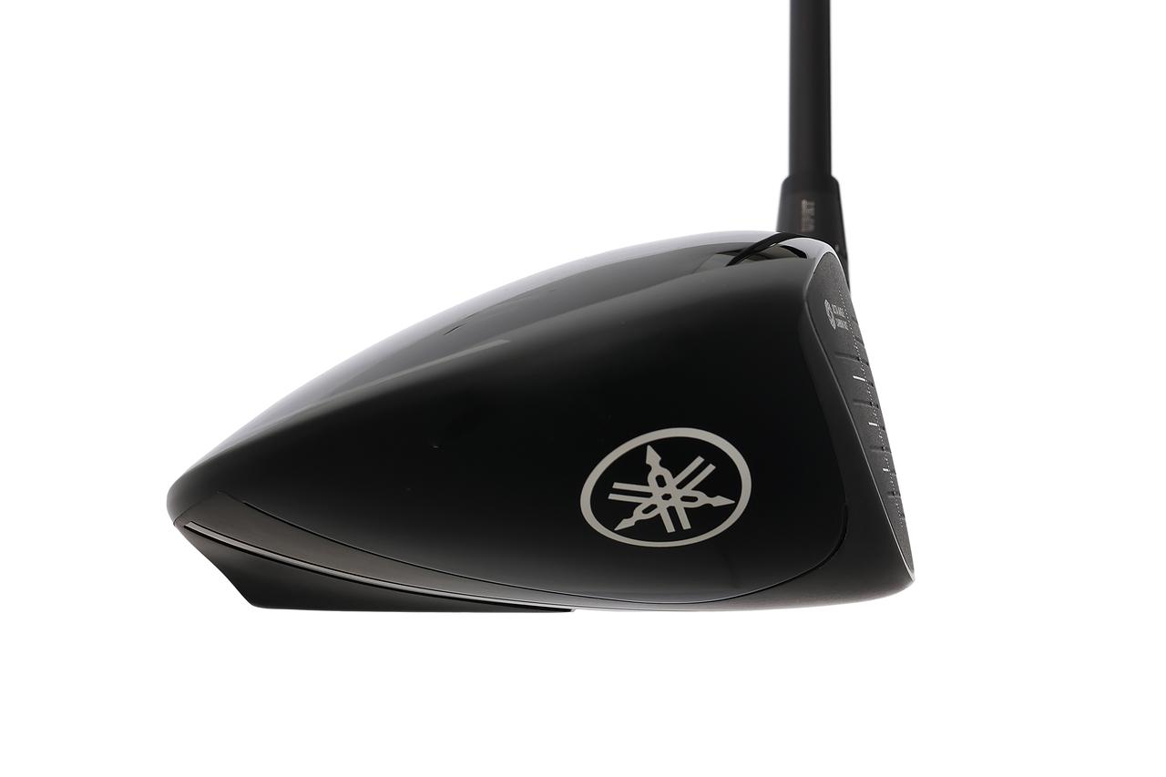 画像: ヘッドの後方が低く、インパクトでアッパーに振りやすいイメージが湧く