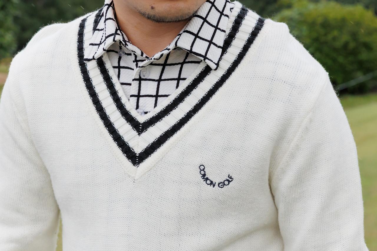 画像: Vネックのラインとチェック柄が絶妙にマッチするトップスアレンジ