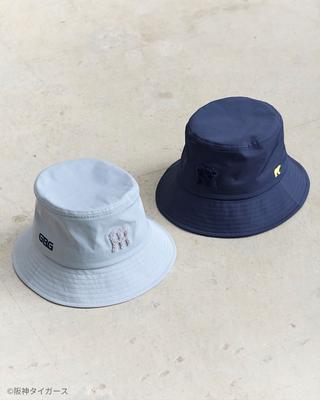 「バケットハット」サイズ：FREE、カラー：グレー/ネイビー、価格：7590円（税込み）