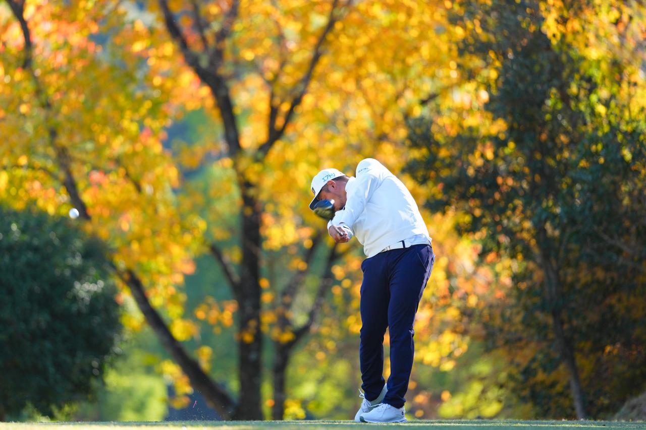 画像 : 10番目の画像 - 大岩龍一のドライバーショット連続写真（撮影/姉崎正） - みんなのゴルフダイジェスト