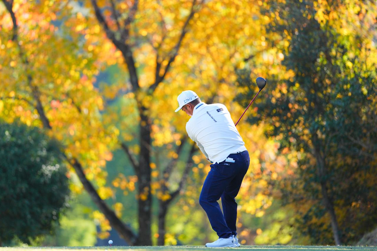 画像 : 3番目の画像 - 大岩龍一のドライバーショット連続写真（撮影/姉崎正） - みんなのゴルフダイジェスト