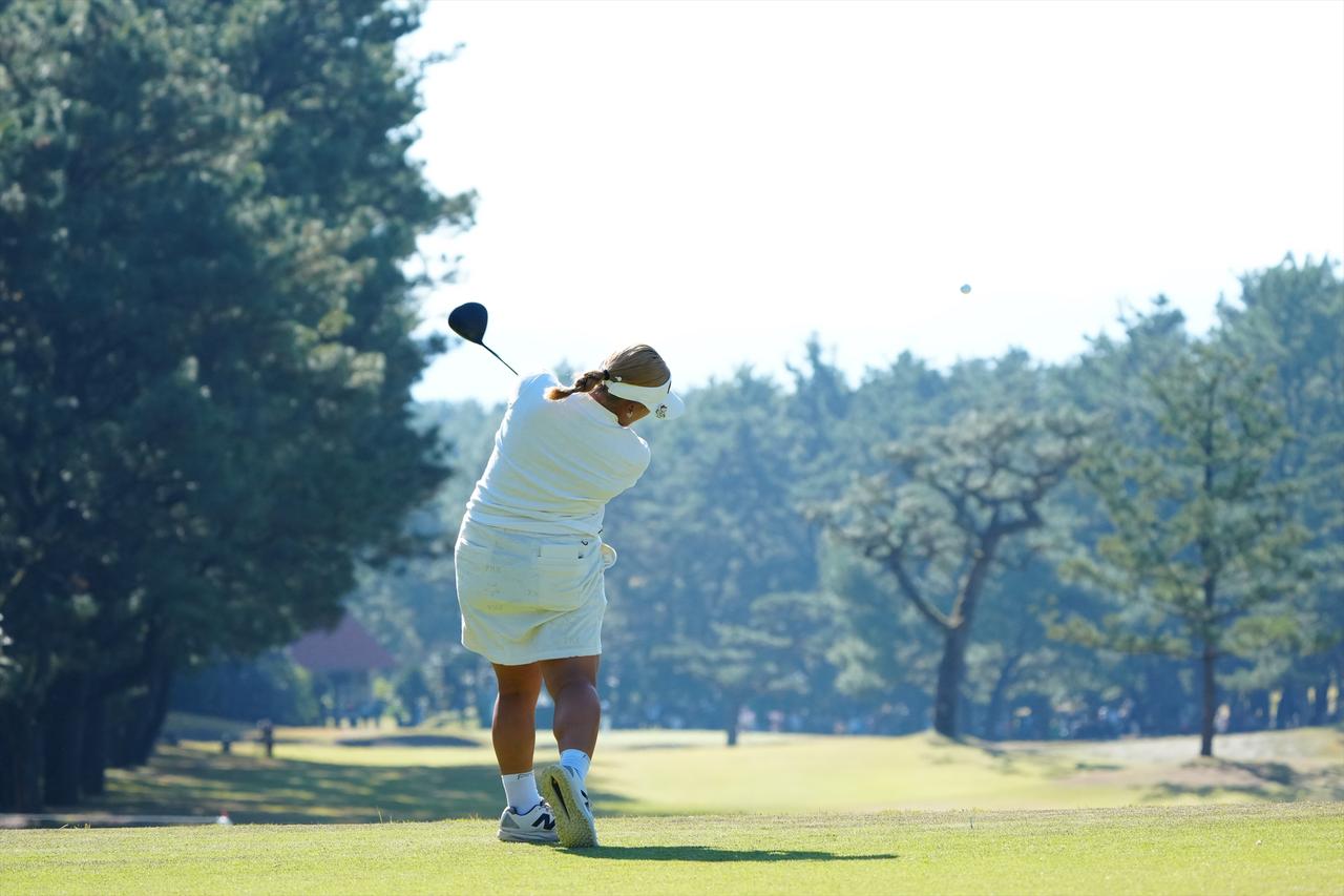 画像 : 17番目の画像 - 鈴木愛　ドライバー斜め正面連続写真 - みんなのゴルフダイジェスト