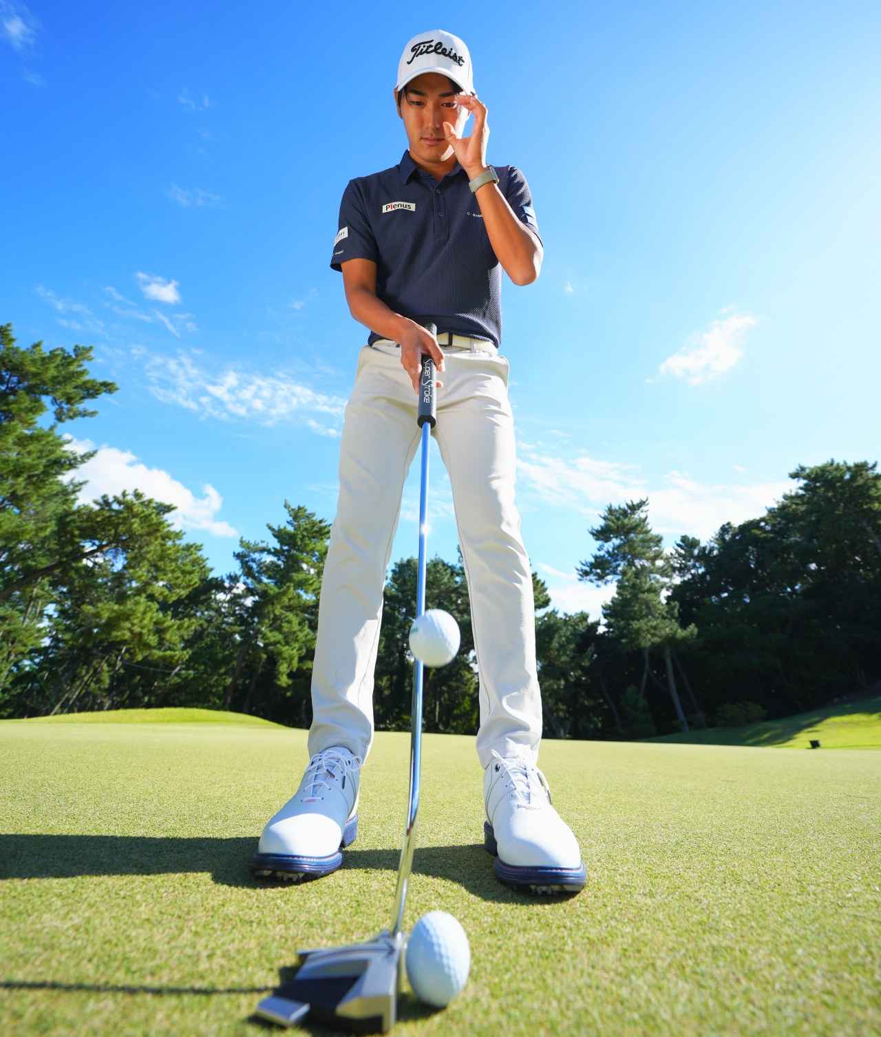 画像: ボールは左目の下