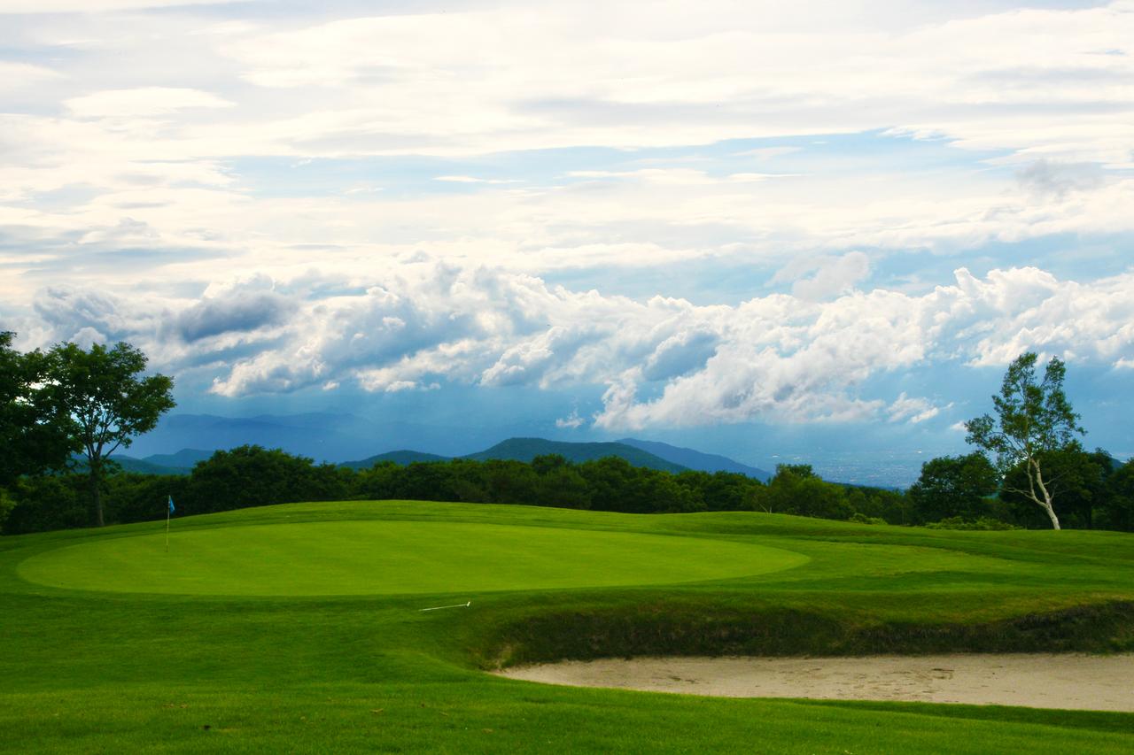 画像: 標高1000m超のゴルフ場が日本に56コースも！ では日本で最も標高の高いコースと最も低いコースは？【ラウンド中の小ネタに使えるゴルフ知識 #39】 - みんなのゴルフダイジェスト