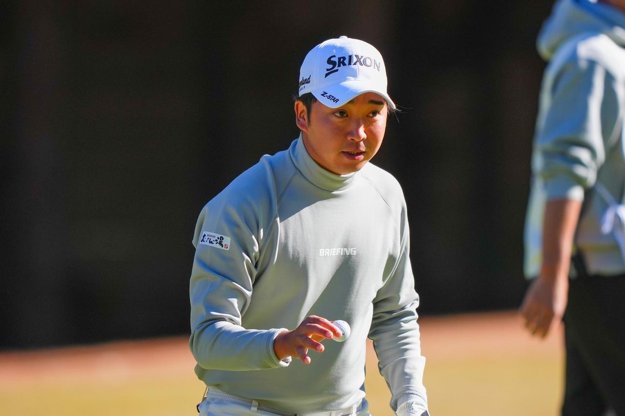 画像: 小木曽喬は6バーディ1ボギーの5アンダーで2位タイに