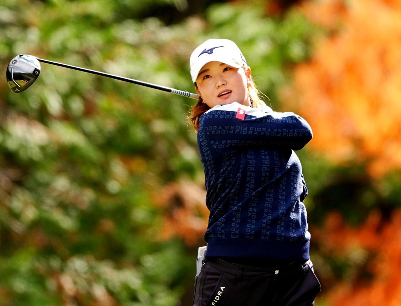 画像: 16アンダーで単独トップに立った奥山(撮影/岡沢裕行)