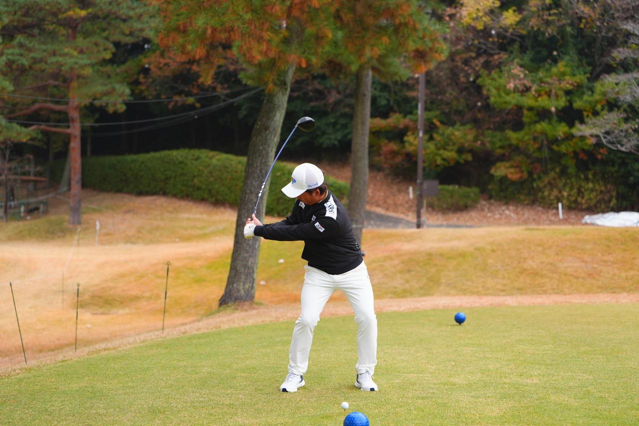 画像 : 5番目の画像 - 【連続写真10枚】今週撮り下ろし！ 金子駆大のドライバー正面連続写真（撮影/姉崎正） - みんなのゴルフダイジェスト