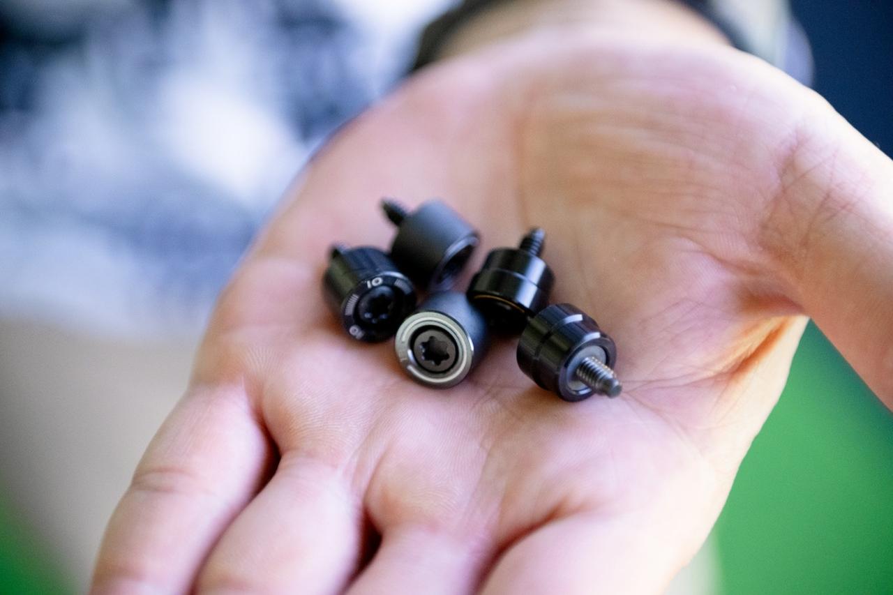 画像: ドライバーをはじめ他の番手でも可変ウェートを搭載するモデルが増えてきている