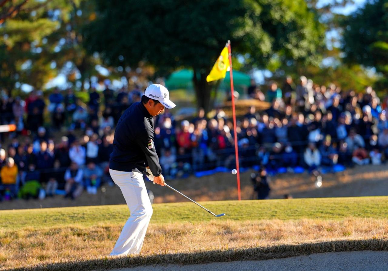 画像: 最終18番、グリーン右からアプローチ(撮影/姉崎正)