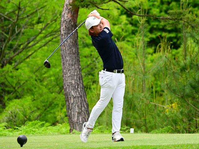 画像: 今季賞金王に輝いた金子駆大はFOOTJOY「HyperFlex」を使用 （撮影/有原裕晶）