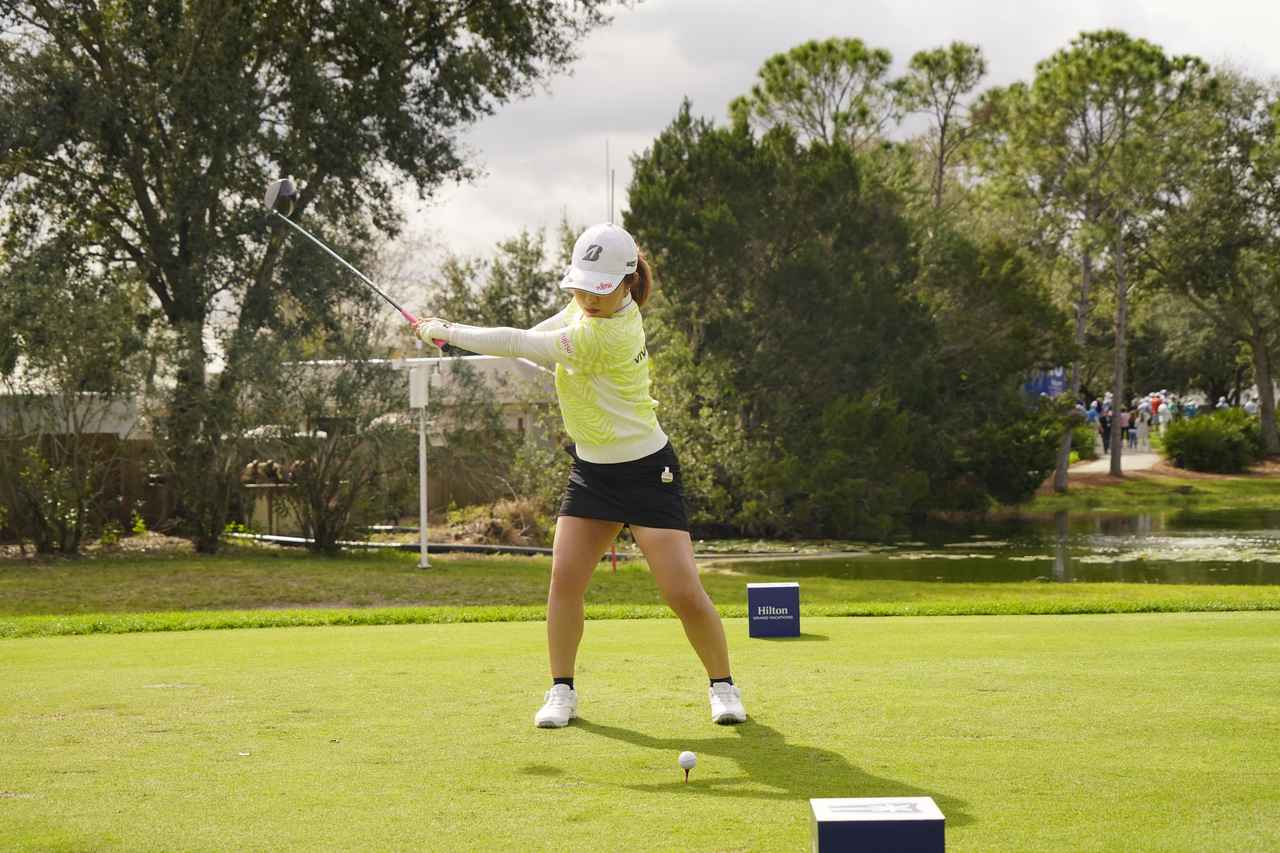 画像 : 13番目の画像 - 古江彩佳　ドライバー正面連続写真 - みんなのゴルフダイジェスト